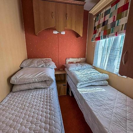 Superb Caravan By The Seaside In Kessingland, Suffolk Ref 90040Sg Benacre Exterior foto